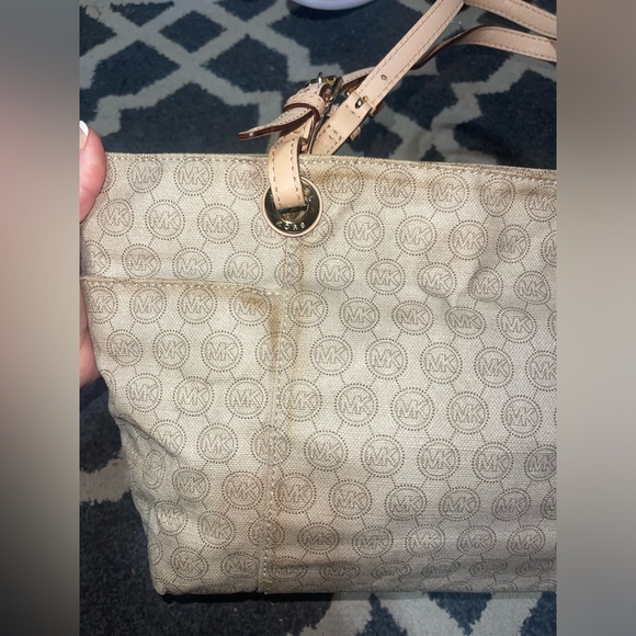 Michael Kors Signature Logo Tote - Picture 10 of 11